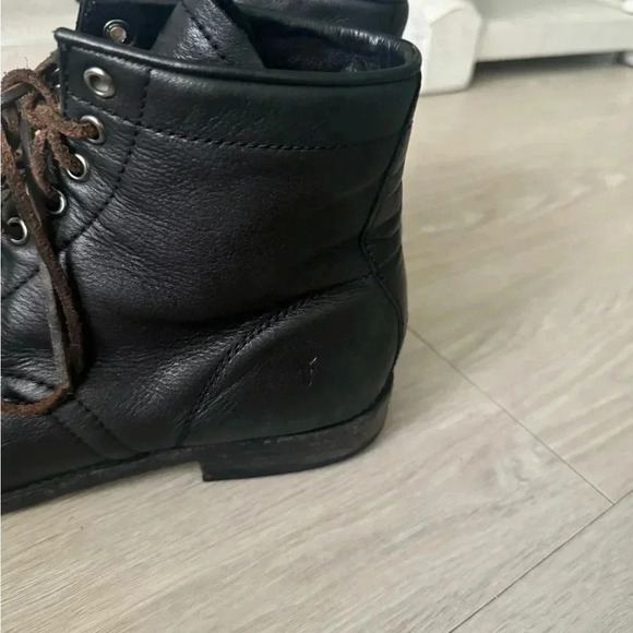 Frye
Men's Tyler Leather Lace-Up Boots
$328 Retail - Picture 10 of 14